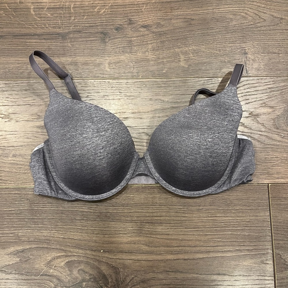 38C Victoria Secret bra